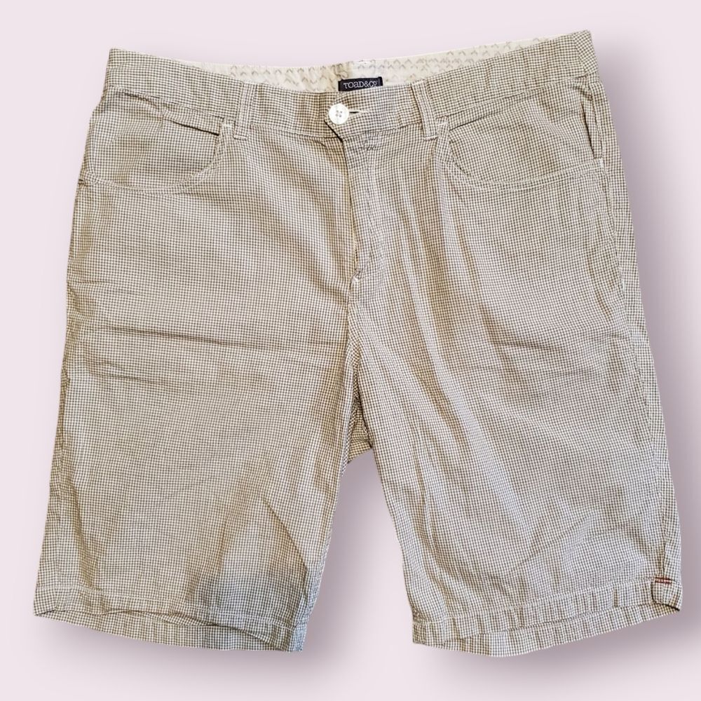 Toad & Co Men's Size 34 Tan And White Checkered Shorts Chinos EUC